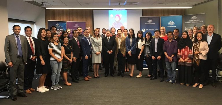 3.-SG-Dato-with-students-of-the-New-Colombo-Plan-NCP-768x364.jpg