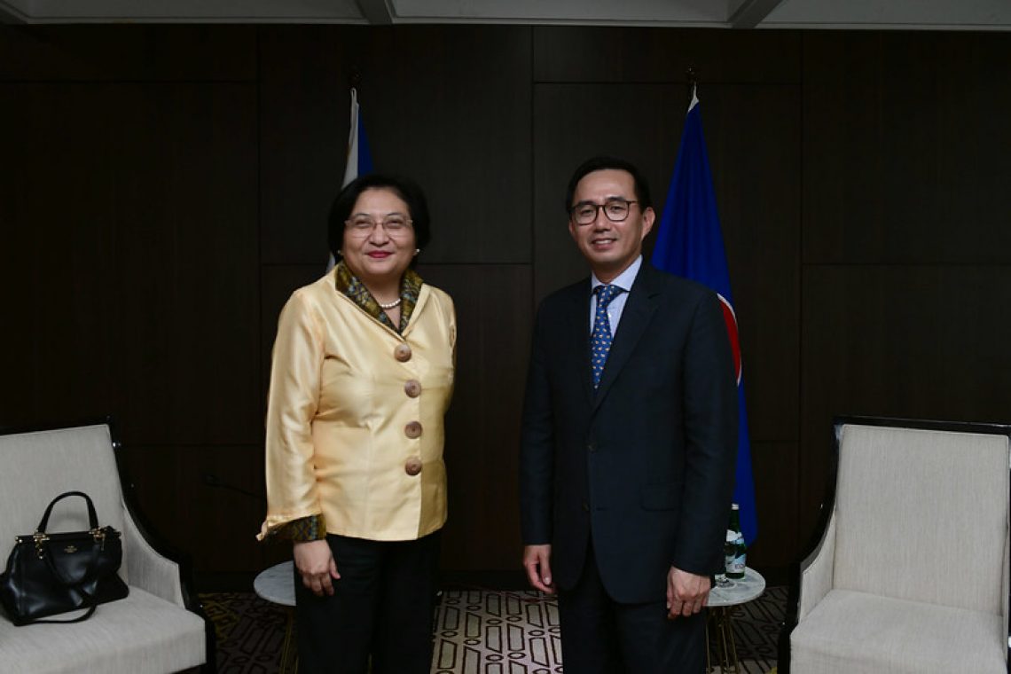 Permanent-Representative-of-the-Philippines-to-ASEAN-meets-with-ASEAN-Deputy-Secretary-General-2-q188x14e0krl847w5b9smg46v8rgd1o6b4bod6yt9s.jpg