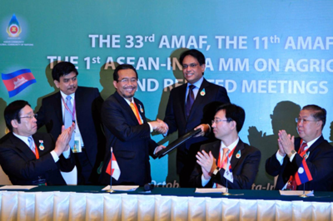 ASEAN-Agriculture-and-Forestry-Moving-Towards-2015-and-Beyond-pcr1fyqz8160yeea7jt4h1ii91izsgx8ov33d2kivw.jpg