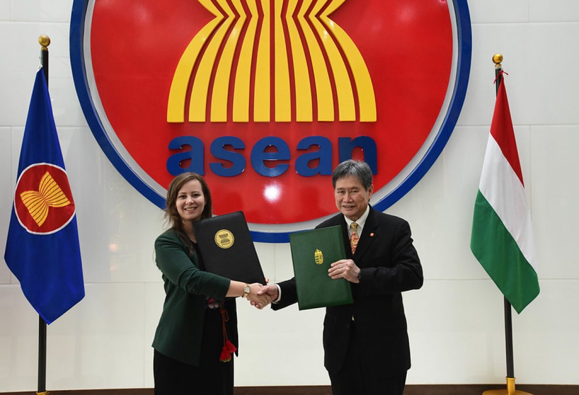 Signing-of-the-Cooperation-Agreement-between-ASEAN-and-Hungary-on-Education-Cooperation-pxg4jplbm68aiser16nl18fzmxkab40o295qfar78k.jpg